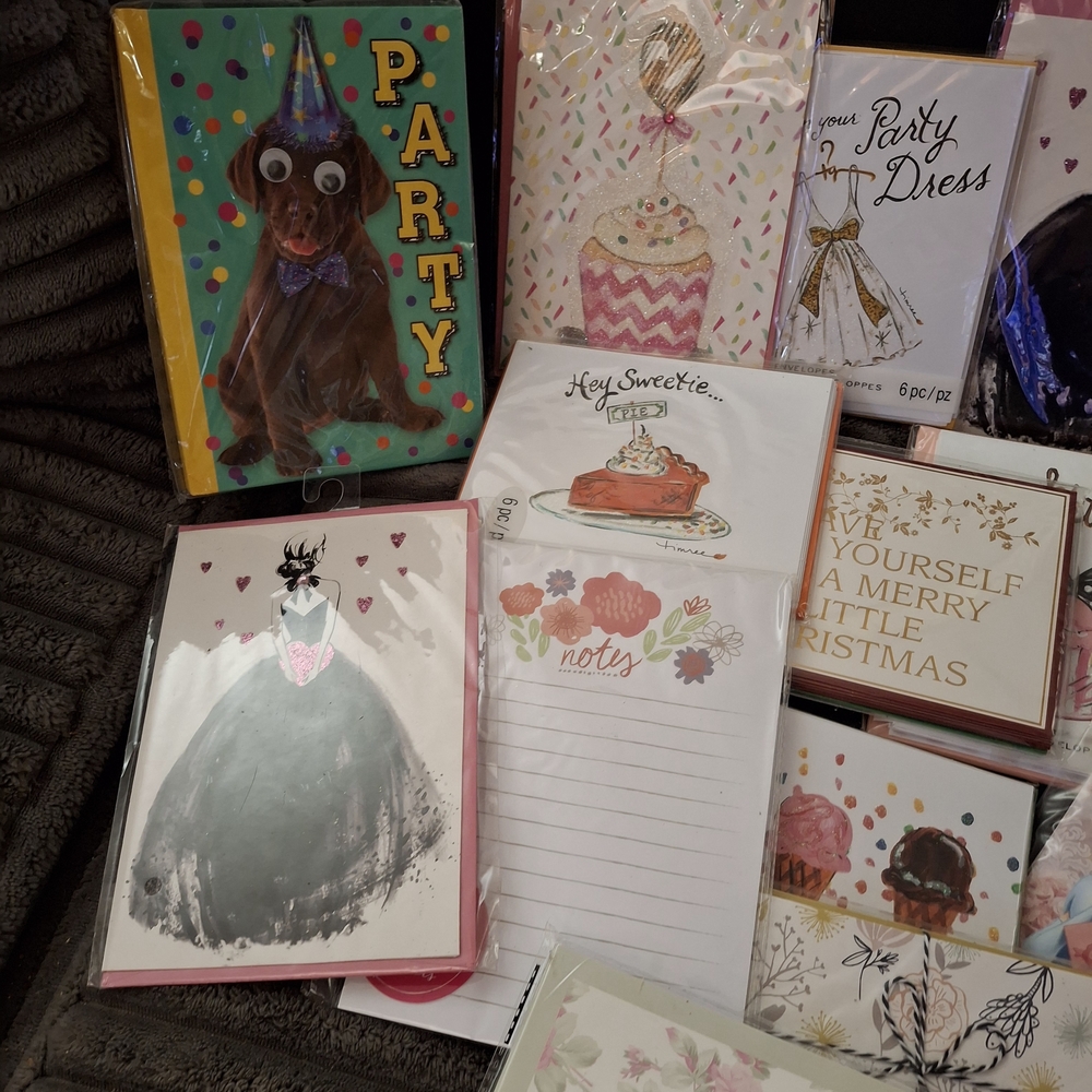 Assorted Greeting Cards Collection - Picture 2 of 10